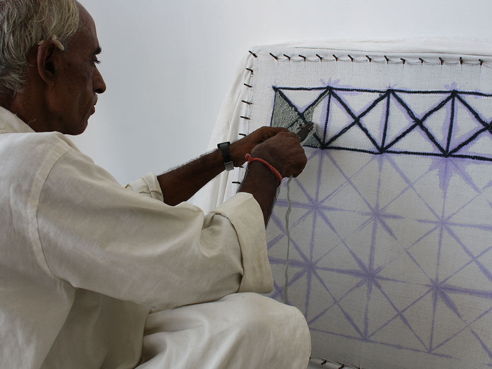 What Is The Difference Between Hand-Tufted vs Hand-Knotted Rugs