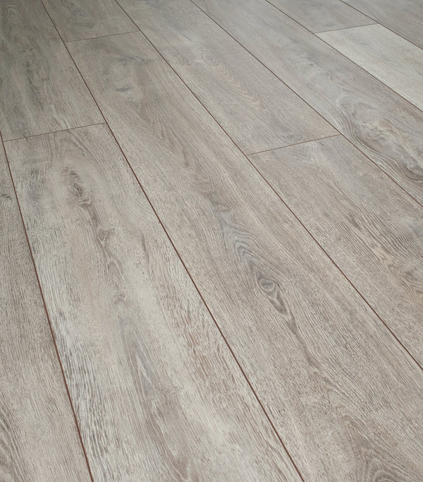 Laminate Flooring - Aquastop - Queen