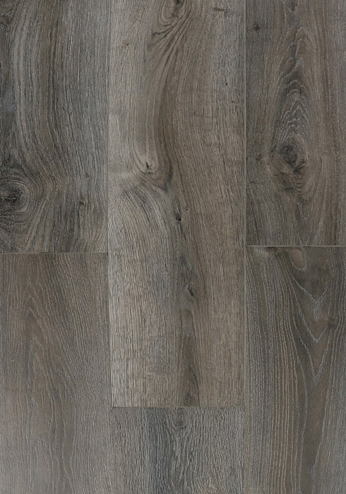 Swish Aqua Oak Colonial swatch - warm traditional mid-brown oak decor in 12.3mm laminate flooring
