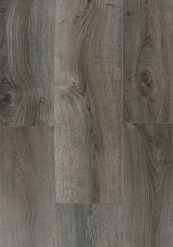 Swish Aqua Oak Colonial swatch - warm traditional mid-brown oak decor in 12.3mm laminate flooring
