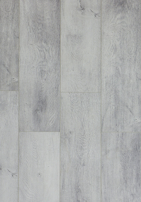 Swish Aqua Oak Vermont swatch - deep warm brown oak decor in 12.3mm laminate flooring