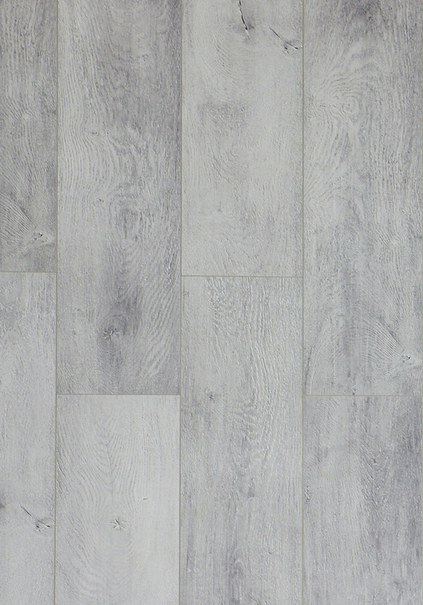 Swish Aqua Oak Vermont swatch - deep warm brown oak decor in 12.3mm laminate flooring